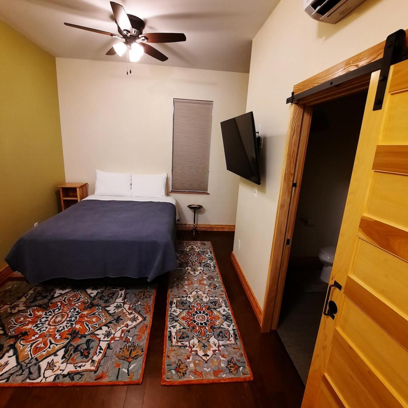 Goldfinch Suites Elkader Εξωτερικό φωτογραφία